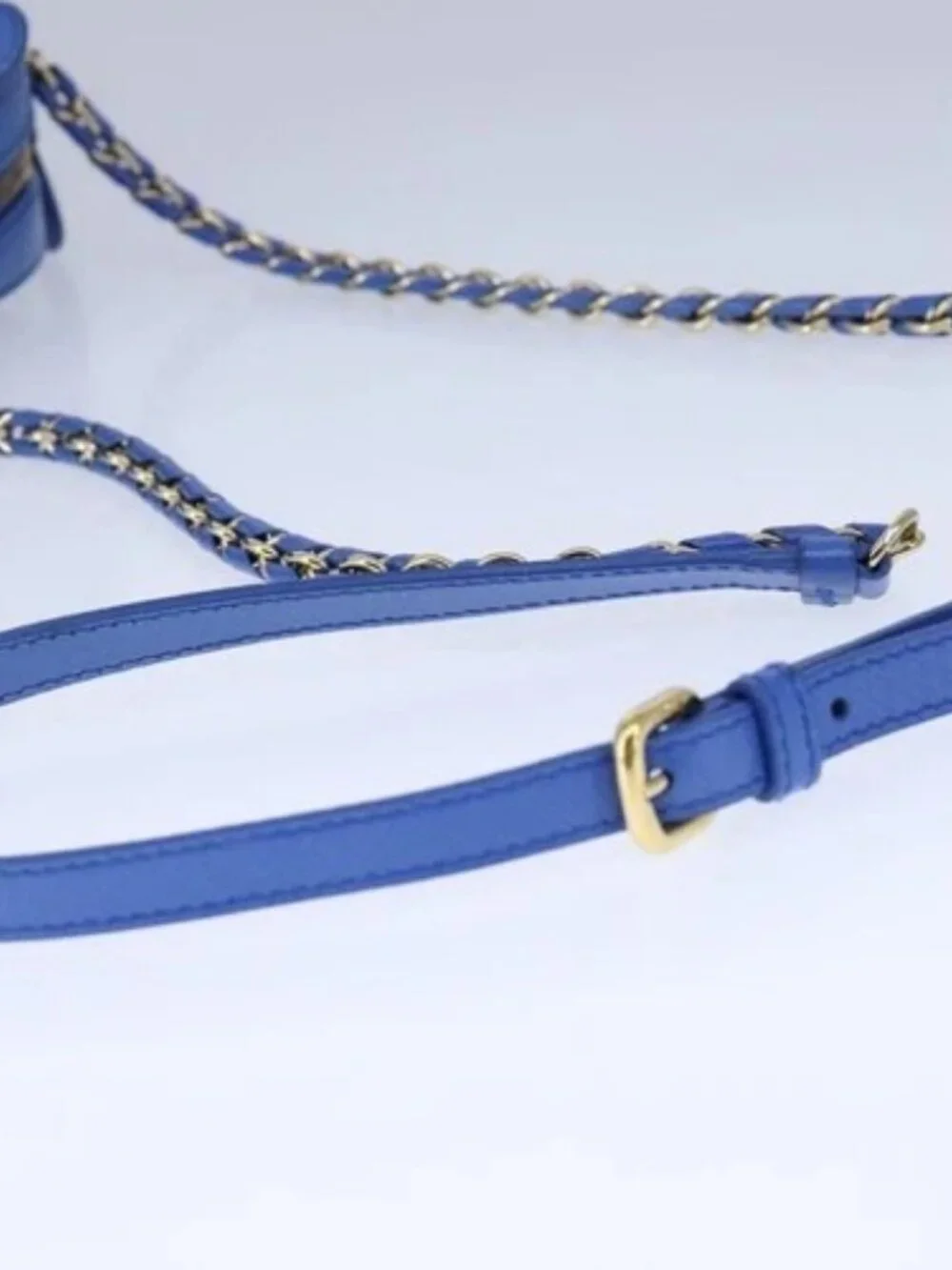 Salvatore Ferragamo Vala Chain Shoulder Bag Leather Blue Gold Auth 106166